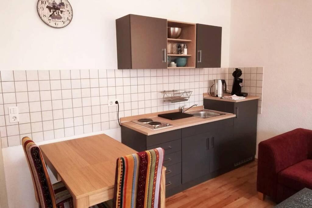 Ferienwohnung - Apartment Mit Balkon In Halle-Saale, Trotha Галль Экстерьер фото
